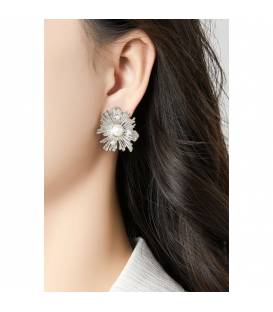 Oorclips met witte parels | Goudkleurige oorclips | Elegante pareloorclips