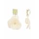 Oorclips witte bloemen met goudkleurig gehamerde oor stukjes