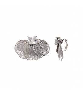 Zilverkleurige oorclips | Bloemvorm met vierkant glassteentje | Elegante clipoorbellen