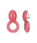 Roze oorclips met een ronde hangers van hars