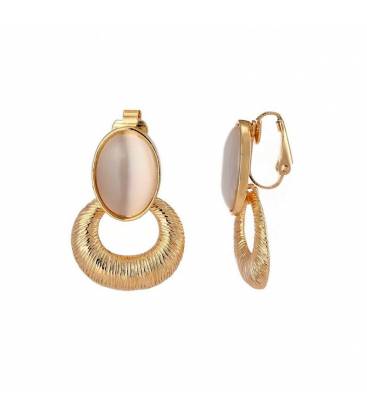 Oorclips | Goudkleurige oorclips met witte cat eye steen | Elegante clip-on oorbellen