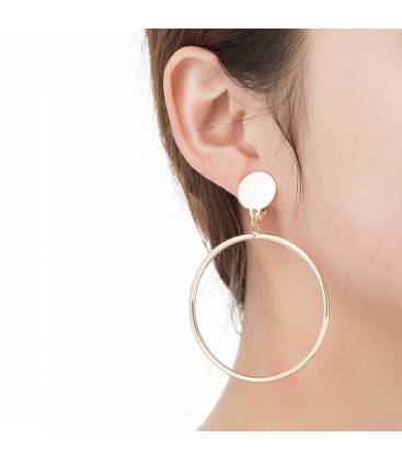 Oorclips | Goudkleurige oorclips met ovale hanger | Stijlvolle oorclips voor elke gelegenheid