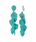 Turquoise oorclips met speelse hangertjes