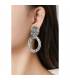 Oorclips | Goudkleurige oorclips met geborsteld motief | Elegante sieraden