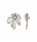 Zilverkleurige grote bloemen oorclips met imitatie pareltje