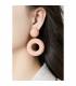 Oorclips | grijze oorclips met hars rubber effect