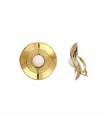 Oorclips Goudkleurige oorclips met een wit steentje Elegante fashion look