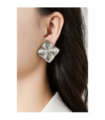 Oorclips streepdesign | Zilverkleurige oorclips met streep design