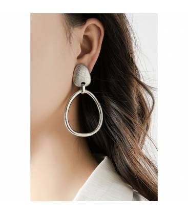 Oorclips | Geribbeld motief | Goudkleurig design