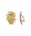 Trendy oorclips in goudkleur met een mooi detail