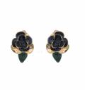 Oorclips met blauw bloemmotief en groen blad