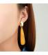 Grijze oorclips met een goudkleurig oor stukje