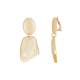 Beige oorclips met een mooi motief in de hanger