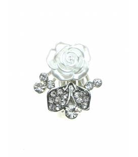 Witte Rozen Oorclips met Strass Steentjes - Schitter in Stijl!